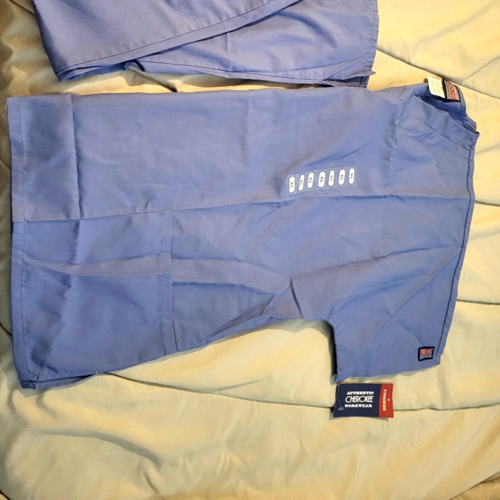 Cherokee Scrub top XL ***NWT** ceil blue